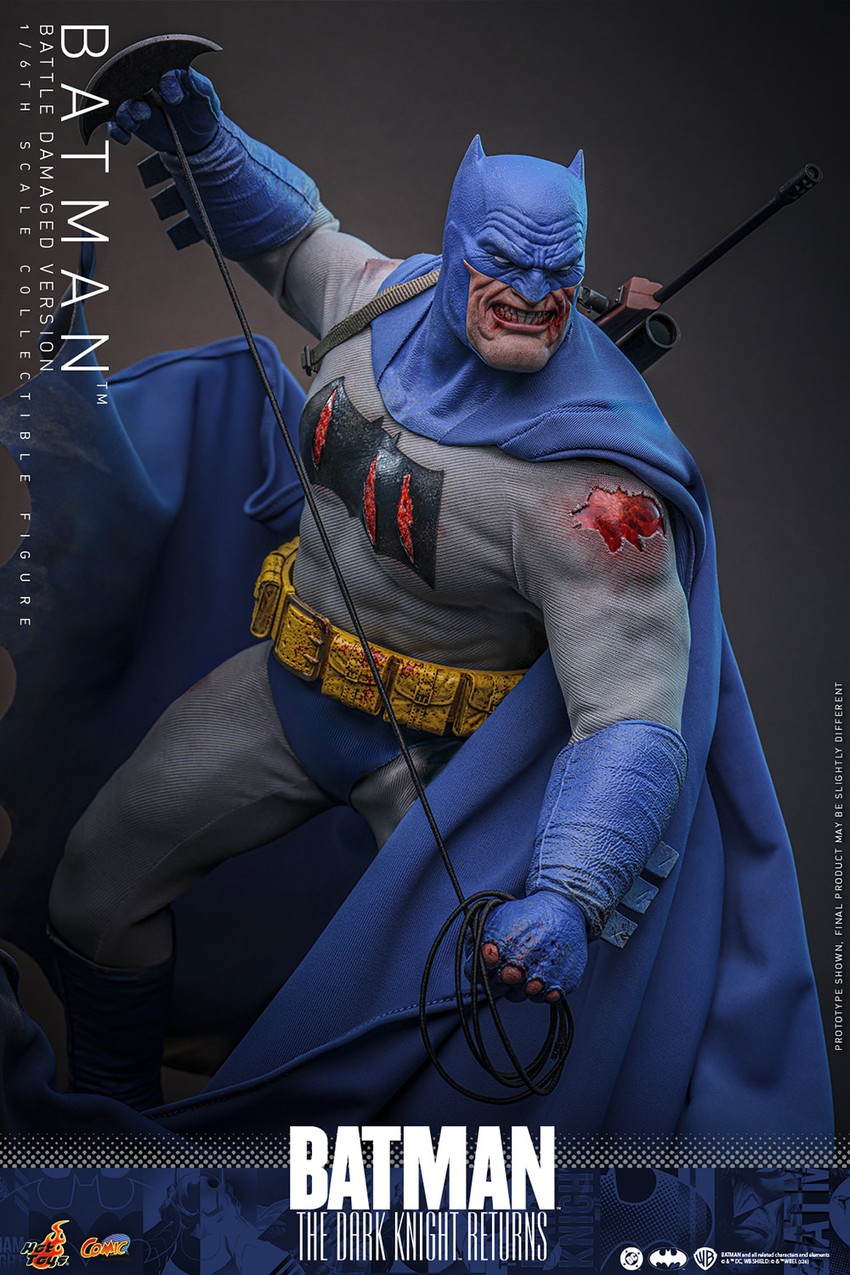 Batman (Battle Damaged Version) Hot Toys sixth scale figure