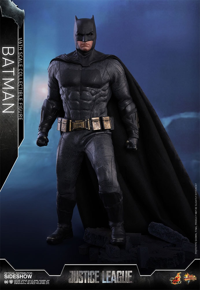 Batman (Deluxe Version) Hot Toys sixth scale figure