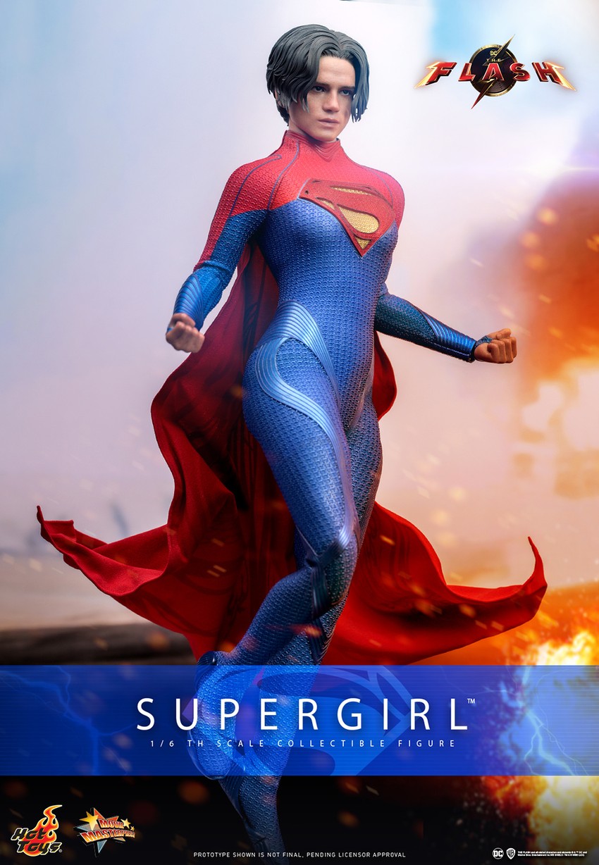 Supergirl Hot Toys sixth scale figure