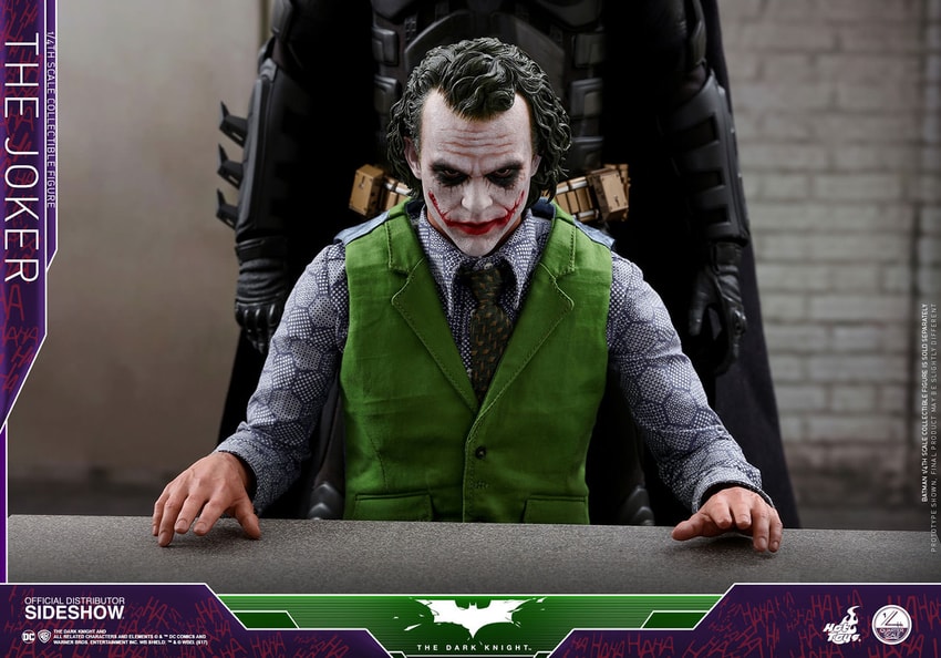 The Joker (1/4 Scale) Hot Toys sixth scale figure