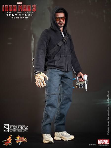 Tony Stark The Mechanic Hot Toys sixth scale figure