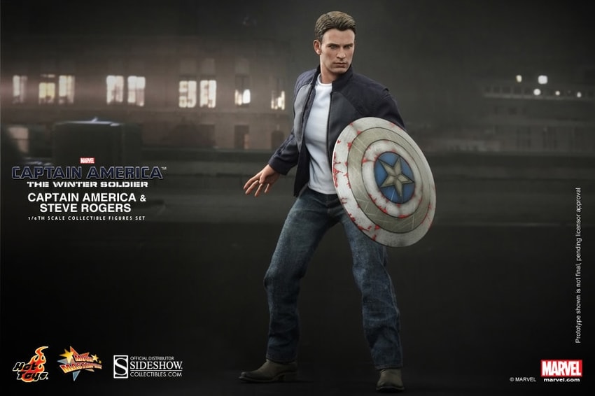 Captain America & Steve Rogers Hot Toys sixth scale figure