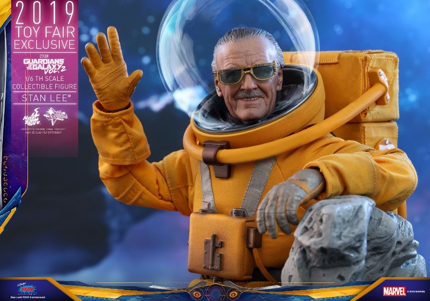 Stan Lee Hot Toys sixth scale figure