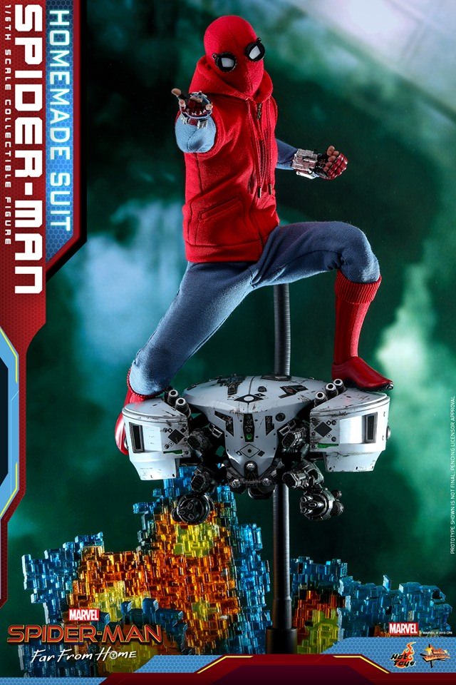Spider-Man Upgraded Suit Hot Toys sixth scale figure