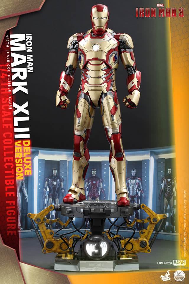 Iron Man Mark XLII Deluxe Hot Toys sixth scale figure