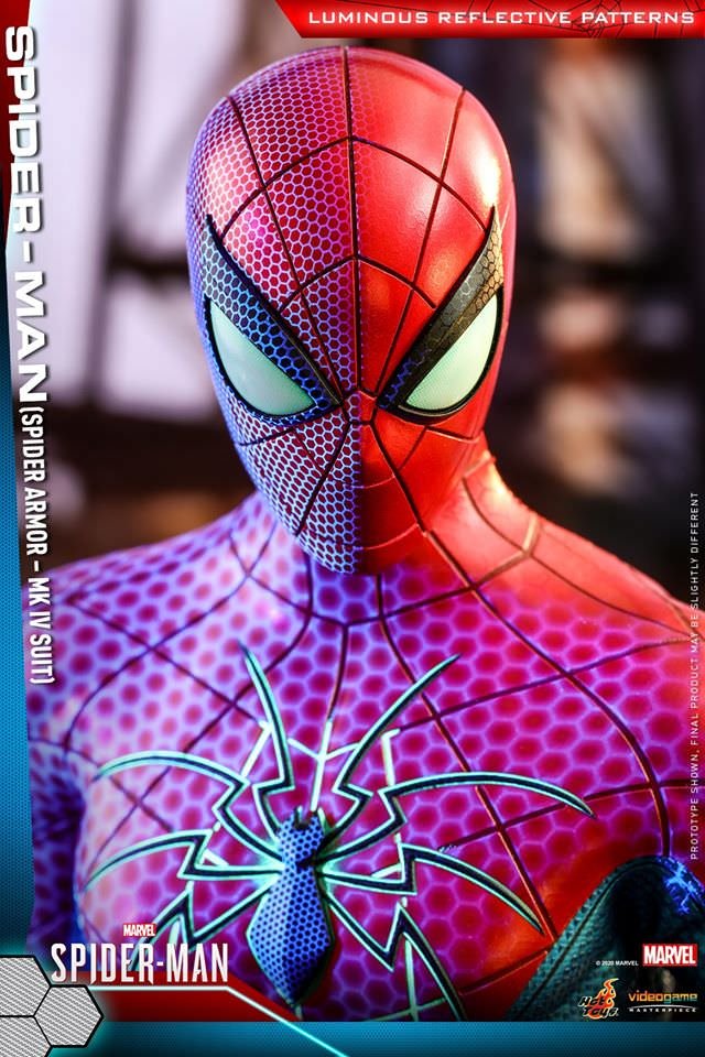 Spider-Man (Iron Spider Armor) Hot Toys sixth scale figure
